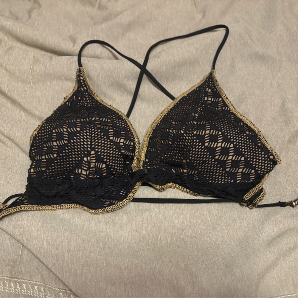 BECCA Crochet Triangle black & gold Bikini Top